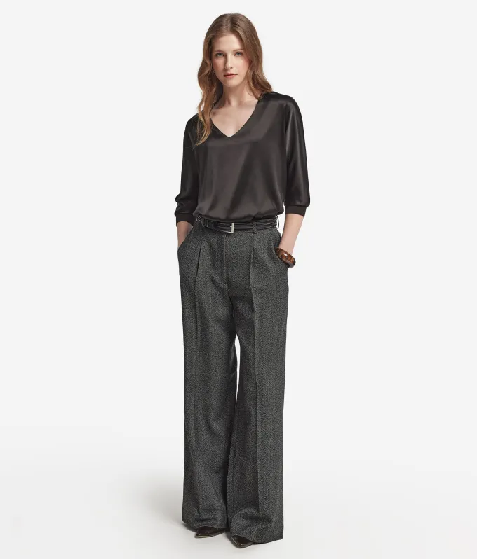 Blusa con scollo a V in seta