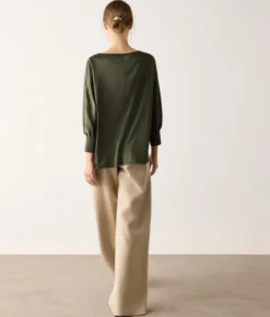 Blusa girocollo in seta