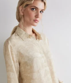 Camicia con colletto in seta stampata