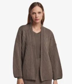 Cappa con lavorazione a trecce in Cashmere Ultrasoft