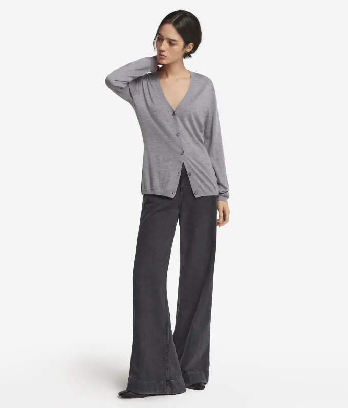 Cardigan con scollo a V in Cashmere Ultrafine
