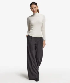 Dolcevita a costina in Cashmere Ultrafine