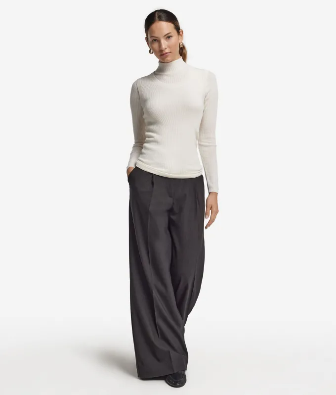 Dolcevita a costina in Cashmere Ultrafine