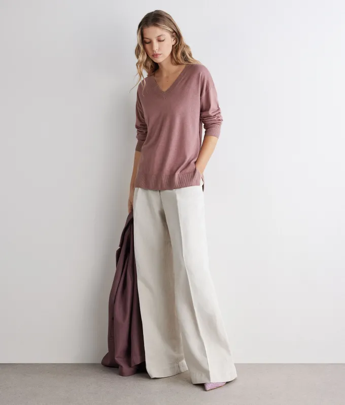 Maglia con scollo a V e spacchi in Cashmere Ultrafine