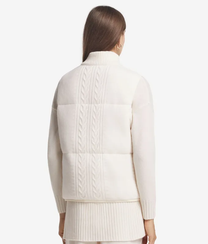 Piumino smanicato reversibile con trecce in cashmere