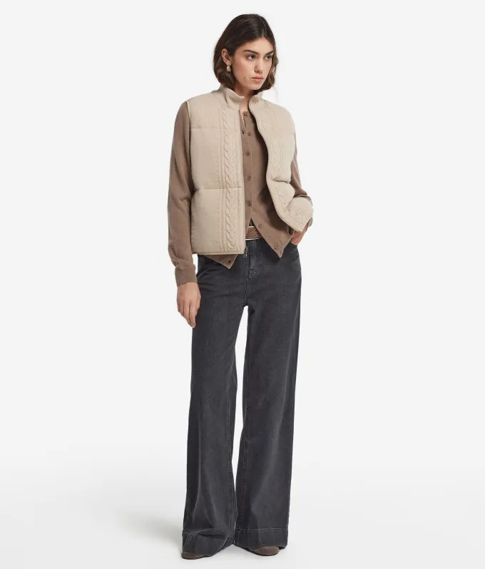 Piumino smanicato reversibile con trecce in cashmere