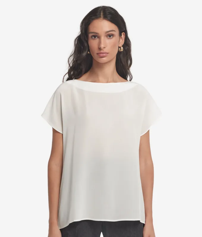 T-shirt con scollo a barchetta in seta e modal