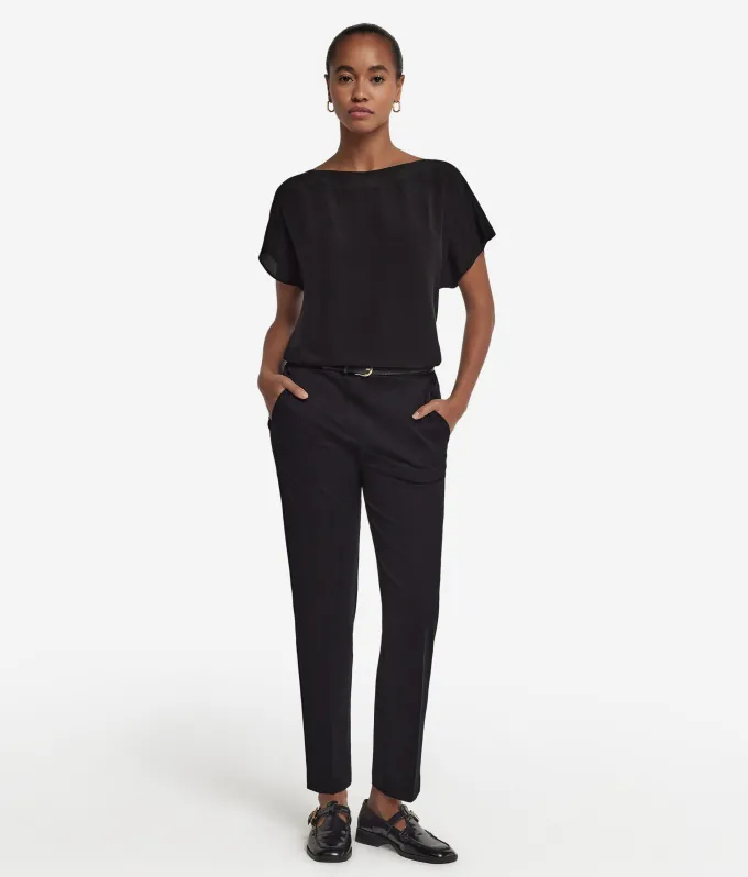 T-shirt con scollo a barchetta in seta e modal