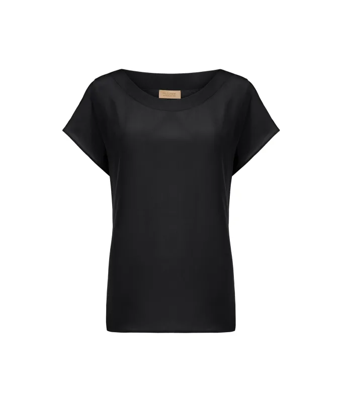 T-shirt con scollo a barchetta in seta e modal
