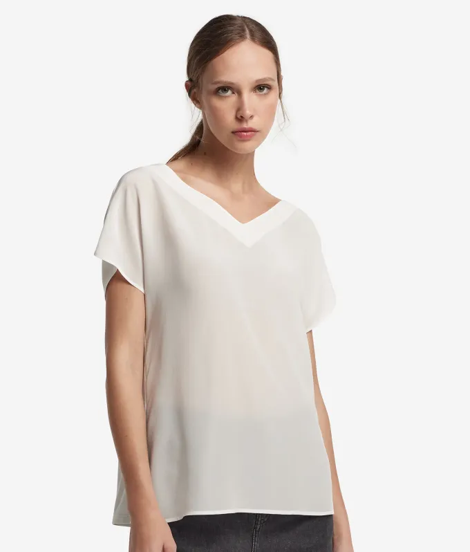 T-Shirt con scollo a V in seta e modal