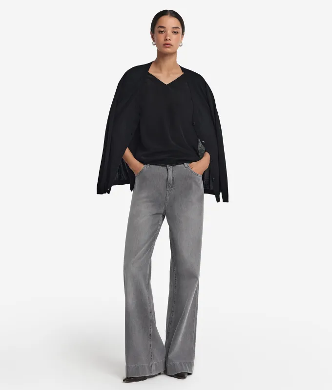T-Shirt con scollo a V in seta e modal